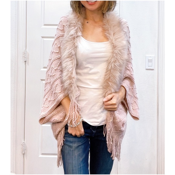 08 Cozy Vegan Fur Tassel Hem Open Front Cardigan Luxe - Picture 3 of 8